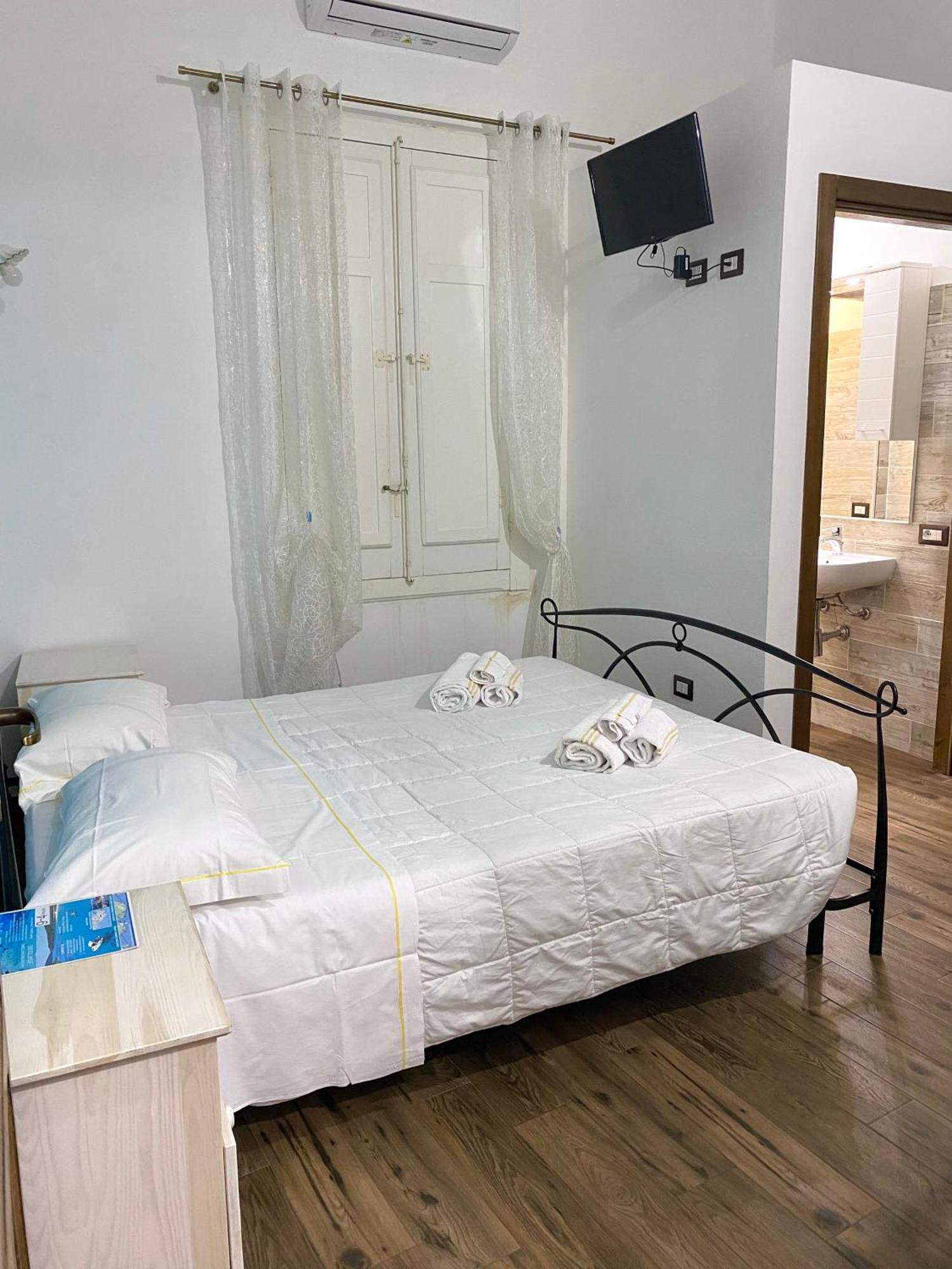 Dani'S House Hotel Cagliari Bagian luar foto
